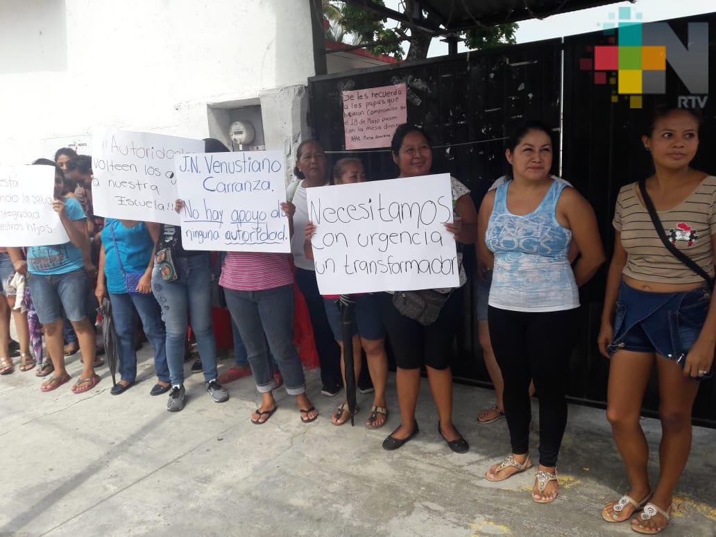 En jardín de niños toman clases bajo un domo por falta de luz