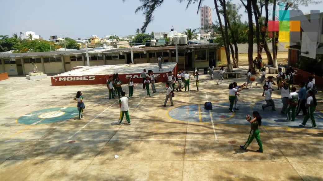 En Coatzacoalcos secundaria «Moisés Sáenz» entrega 380 fichas para nuevo ingreso