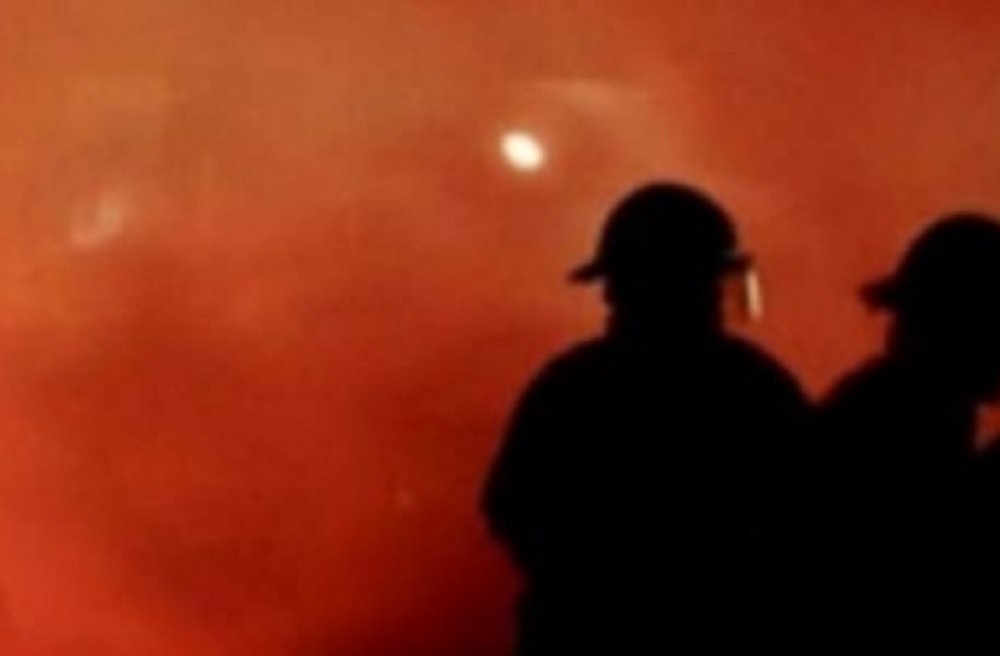 Bomberos luchan contra incendio en exclusivo hotel de Londres