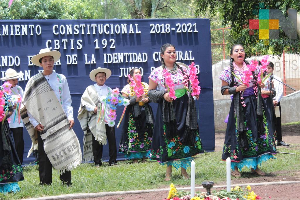 Alumnos de bachillerato celebran el Día de la Identidad Cultural en Ixtaczoquitlán