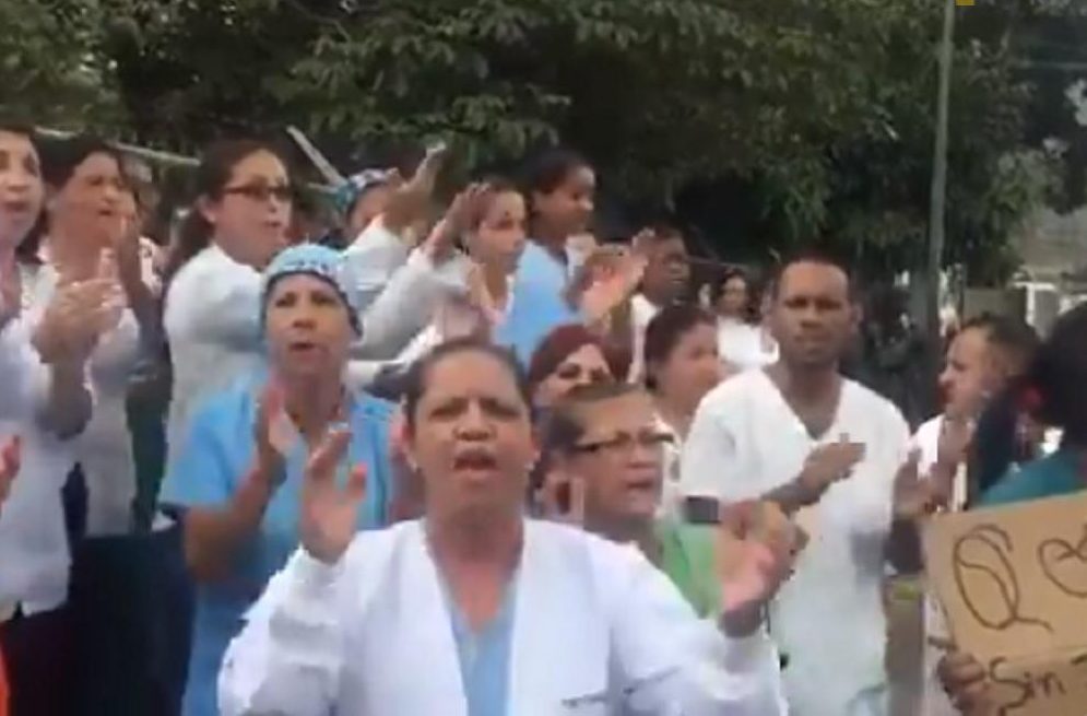 Hospitales de Venezuela enfrentan amenaza de renuncia masiva de personal