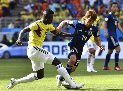 Japón vence 2-1 a Colombia, que jugó con 10 hombres desde el minuto tres