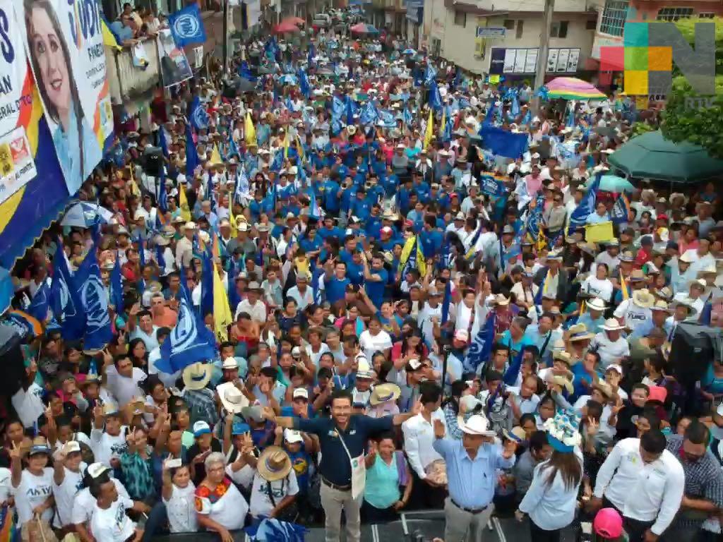 Firma Miguel Ángel Yunes Márquez sus compromisos con pueblos Indígenas