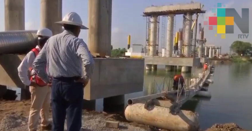 El Gobernador Yunes supervisa los trabajos de construcción del puente «El Ojite»
