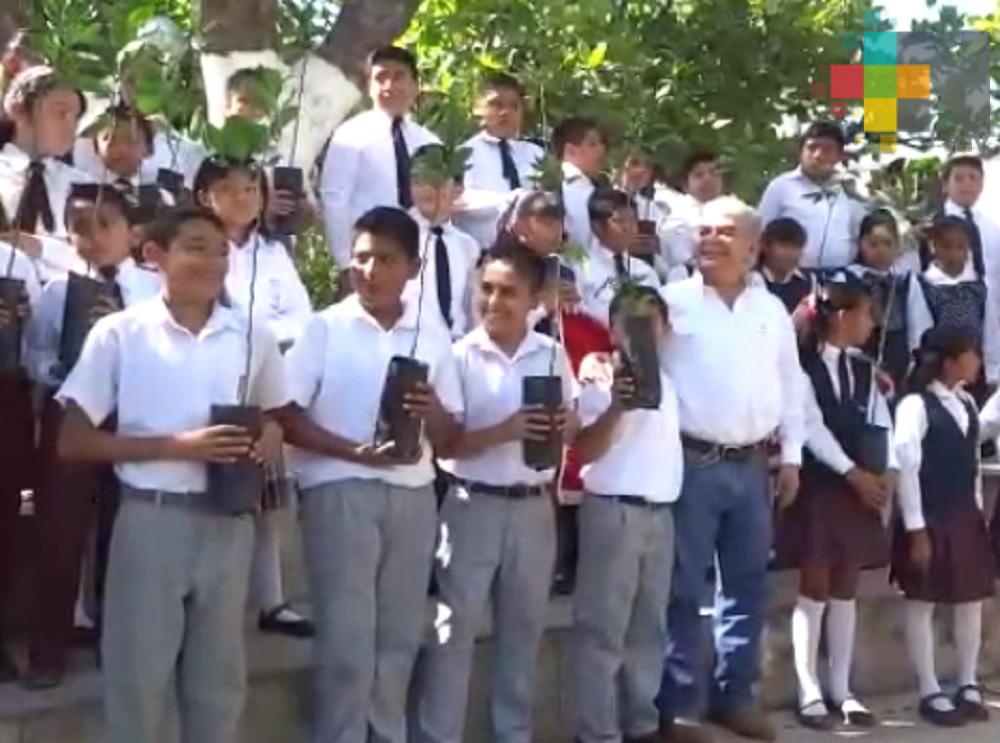 Celebran el Día Mundial del Medio Ambiente con reforestación en escuelas de Tantoyuca