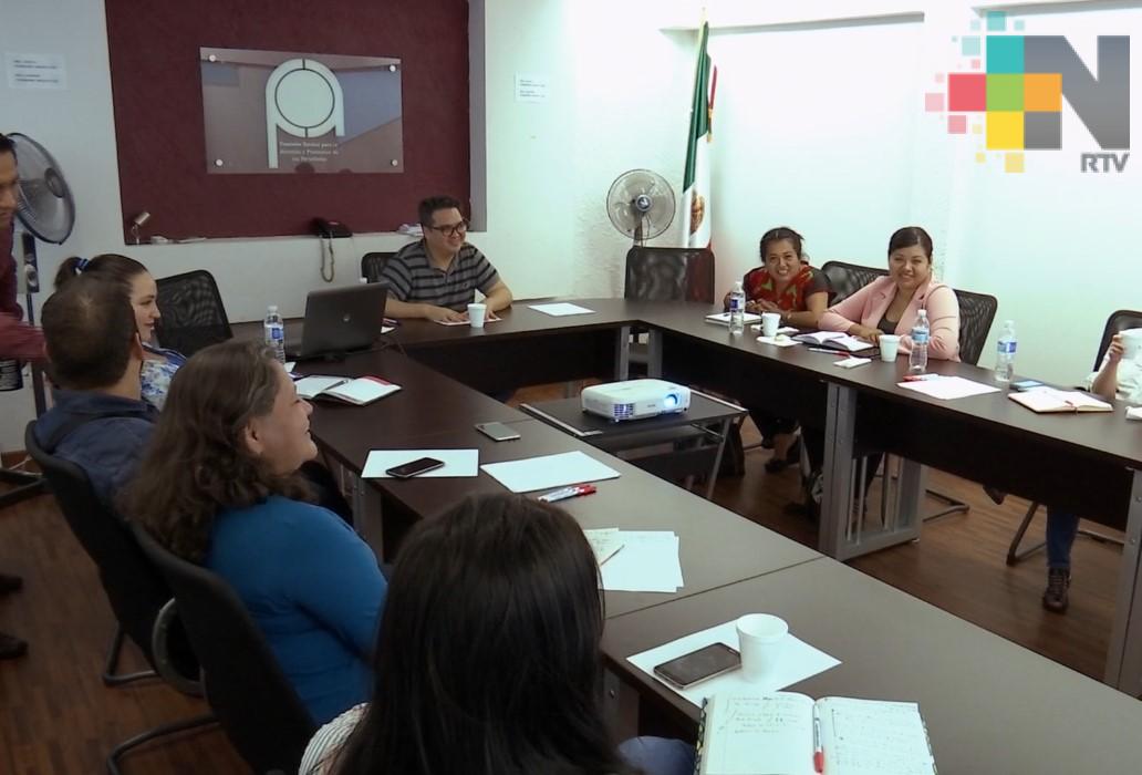 Silber Meza impartió el taller de periodismo “No importa si es verdad, importa demostrarlo”