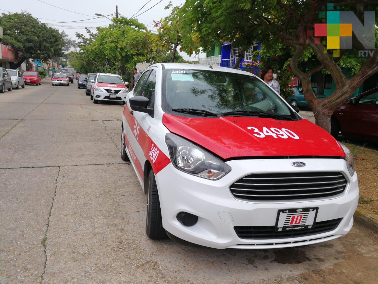 Taxistas de Coatzacoalcos aumentan tarifa mínima en el servicio