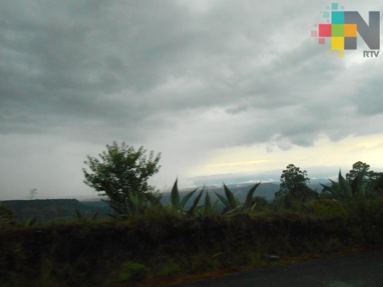 Cielo mayormente nublado en gran parte de estado de Veracruz