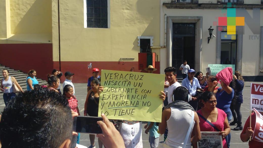 Militantes de Morena renuncian al partido; se dicen defraudados