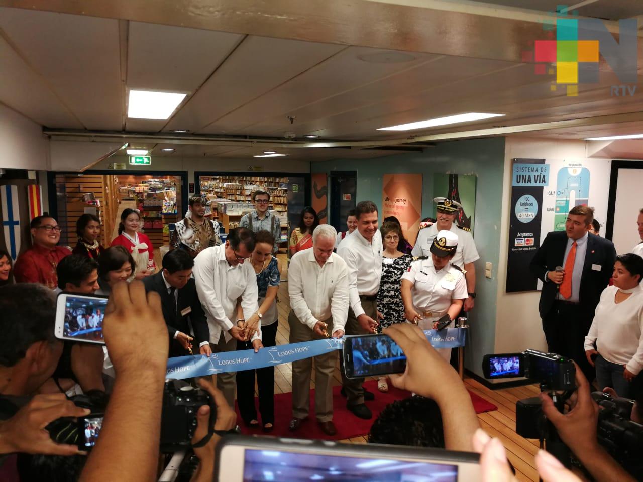 En Coatzacoalcos el barco Logos Hope abre sus puertas