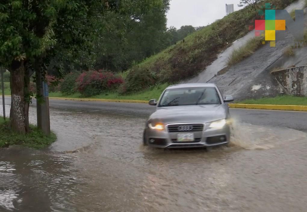 Cinco casas dañadas y agua saliendo del drenaje, algunas de las consecuencias de las recientes lluvias en Xalapa