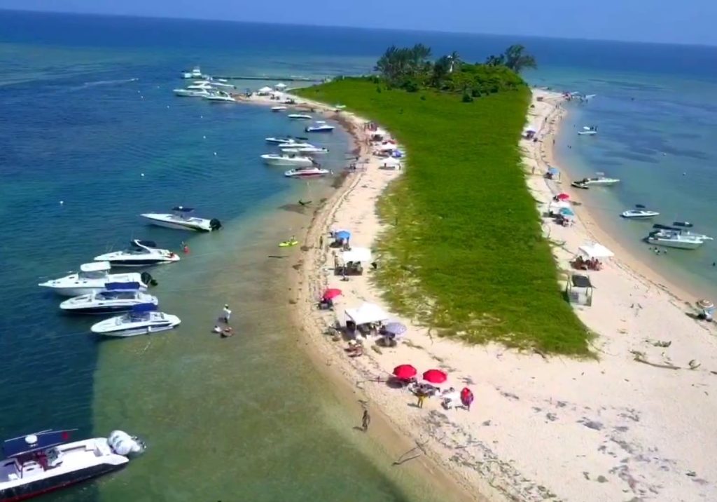 Prestadores de servicios turísticos a favor de que Isla de Enmedio continúe abierta al público