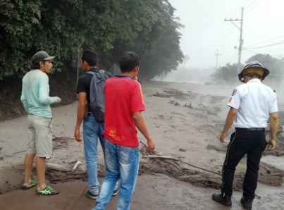 Suman 46 los heridos por erupción de volcán de Fuego que dejó 25 muertos