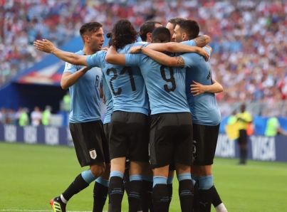 Uruguay le pega 3-0 a Rusia y termina como líder invicto del Grupo A