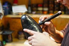 Aumentan en 40% servicios de reparación de calzado