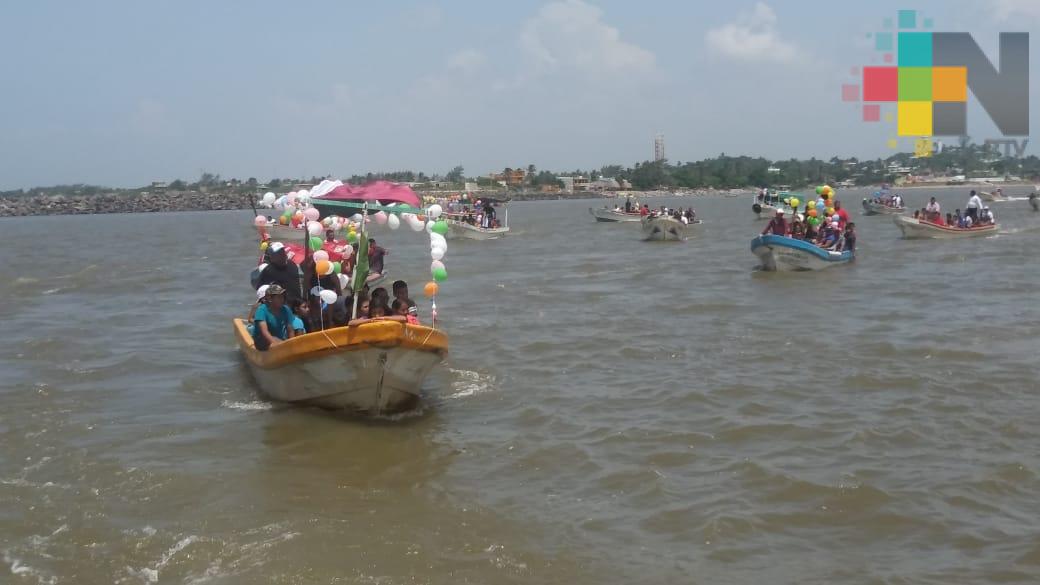 Feligreses, pescadores y adultos mayores celebran a la Virgen del Carmen en Coatzacoalcos