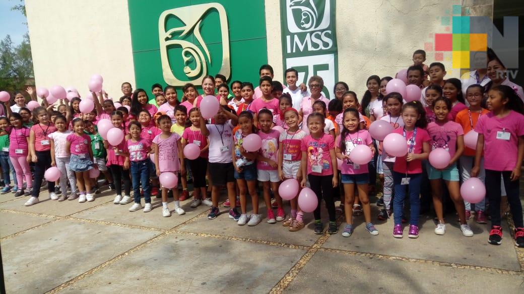 En Coatzacoalcos, IMSS conmemora Día Rosa durante actividades del curso de verano