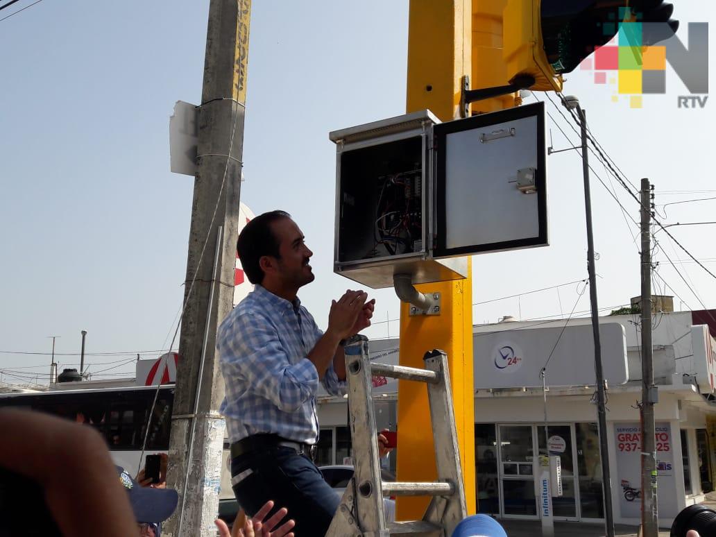 Ponen en marcha programa de rehabiltación de semáforos en Veracruz puerto