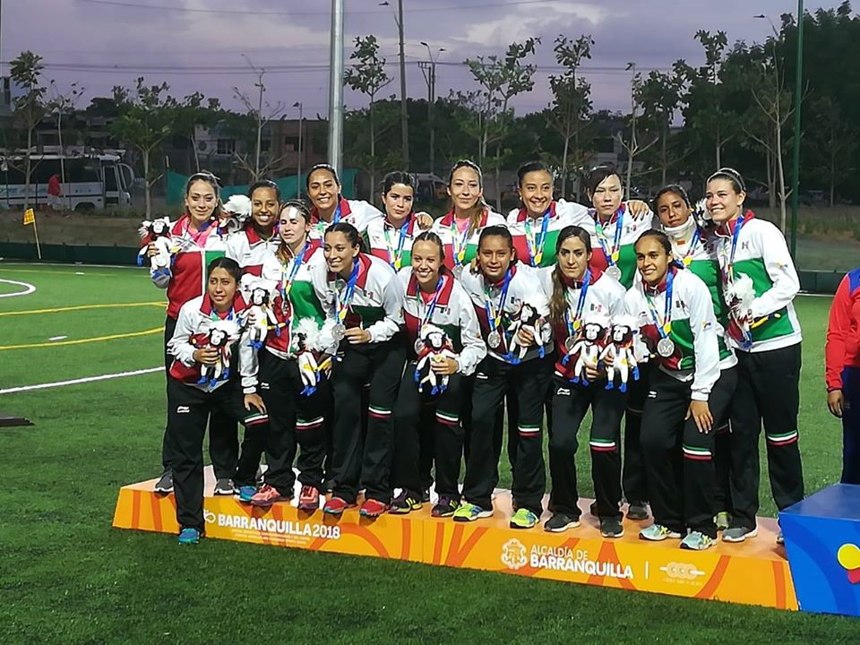 Motivadas las veracruzanas ganadoras de plata centrocaribeña en hockey