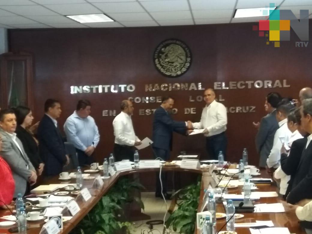 Reciben constancia nuevos senadores veracruzanos