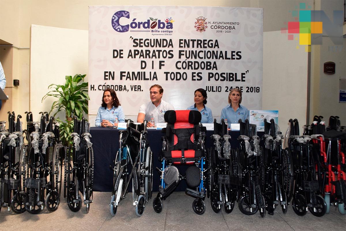 En Córdoba entregan apoyos a personas discapacitadas