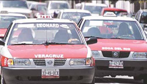 Llaman a reportar aumento de tarifa de taxis durante el Carnaval de Veracruz