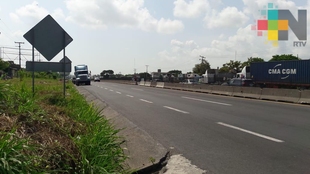 Prohíben el paso de tráileres hacia el fraccionamiento Valle Dorado del puerto