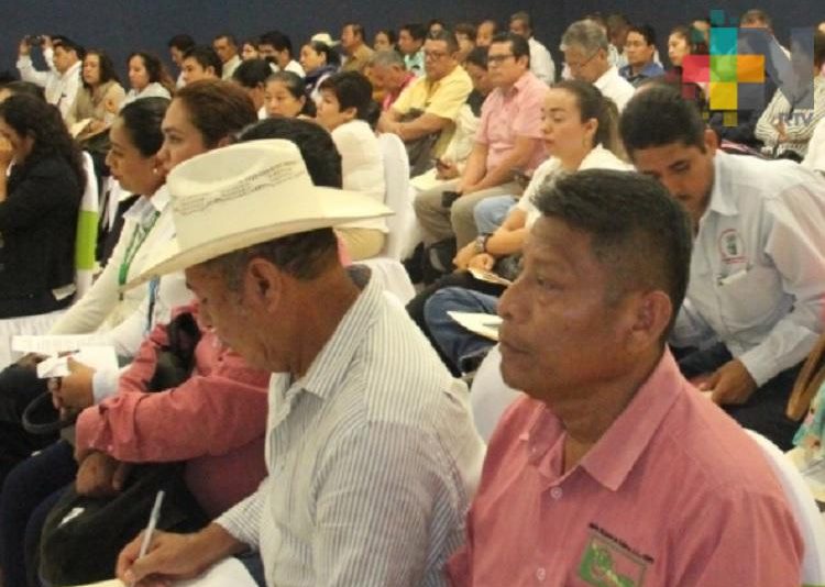 IMSS y asociaciones cañeras celebran convenio de aseguramiento a trabajadores del campo