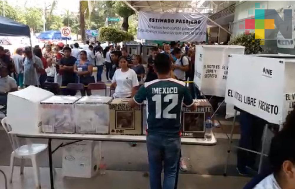 Después del medio día empiezan a agotarse boletas electorales en casillas especiales de municipios en Veracruz