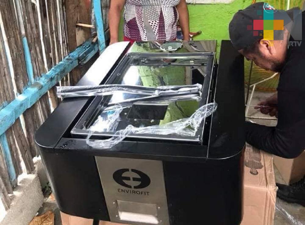 Entregan estufas ecológicas en Tierra Blanca