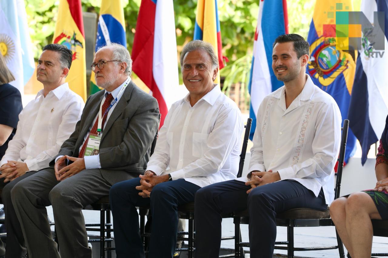 En Veracruz se vive el municipalismo con respeto y cumpliendo con la Ley: Gobernador Yunes