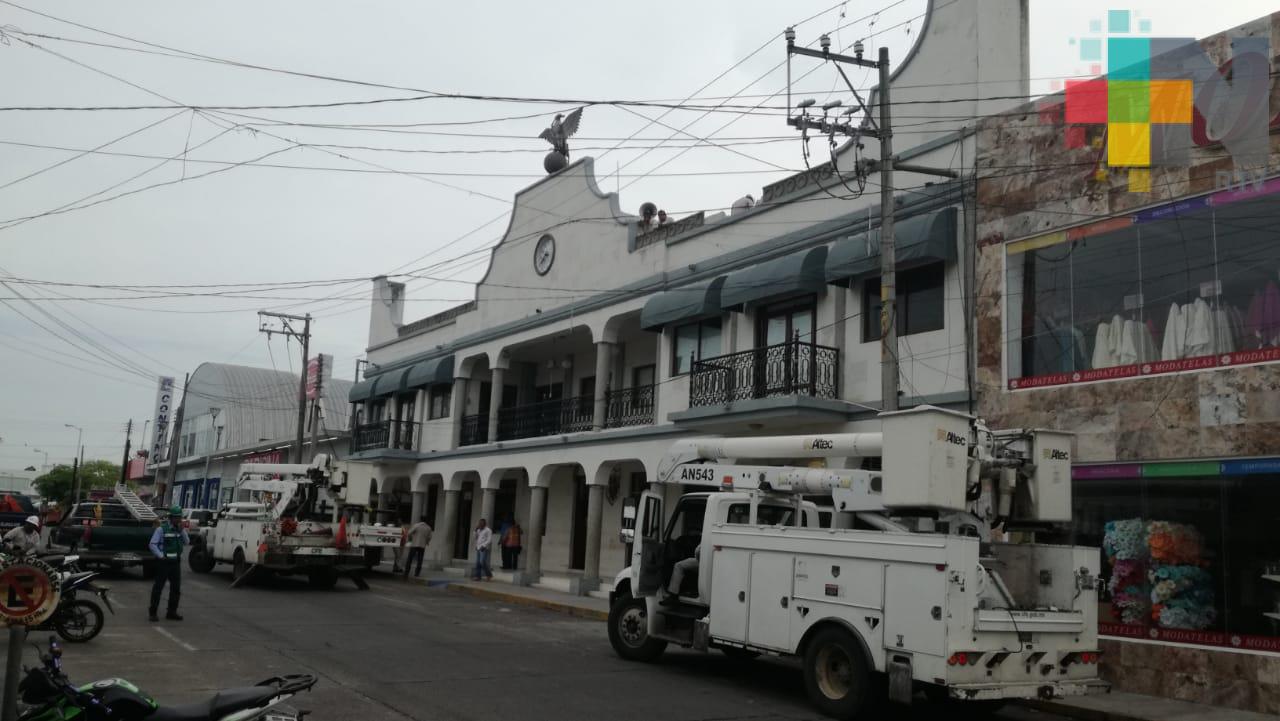 Por falla eléctrica no dan servicio en oficinas del palacio municipal de Tierra Blanca