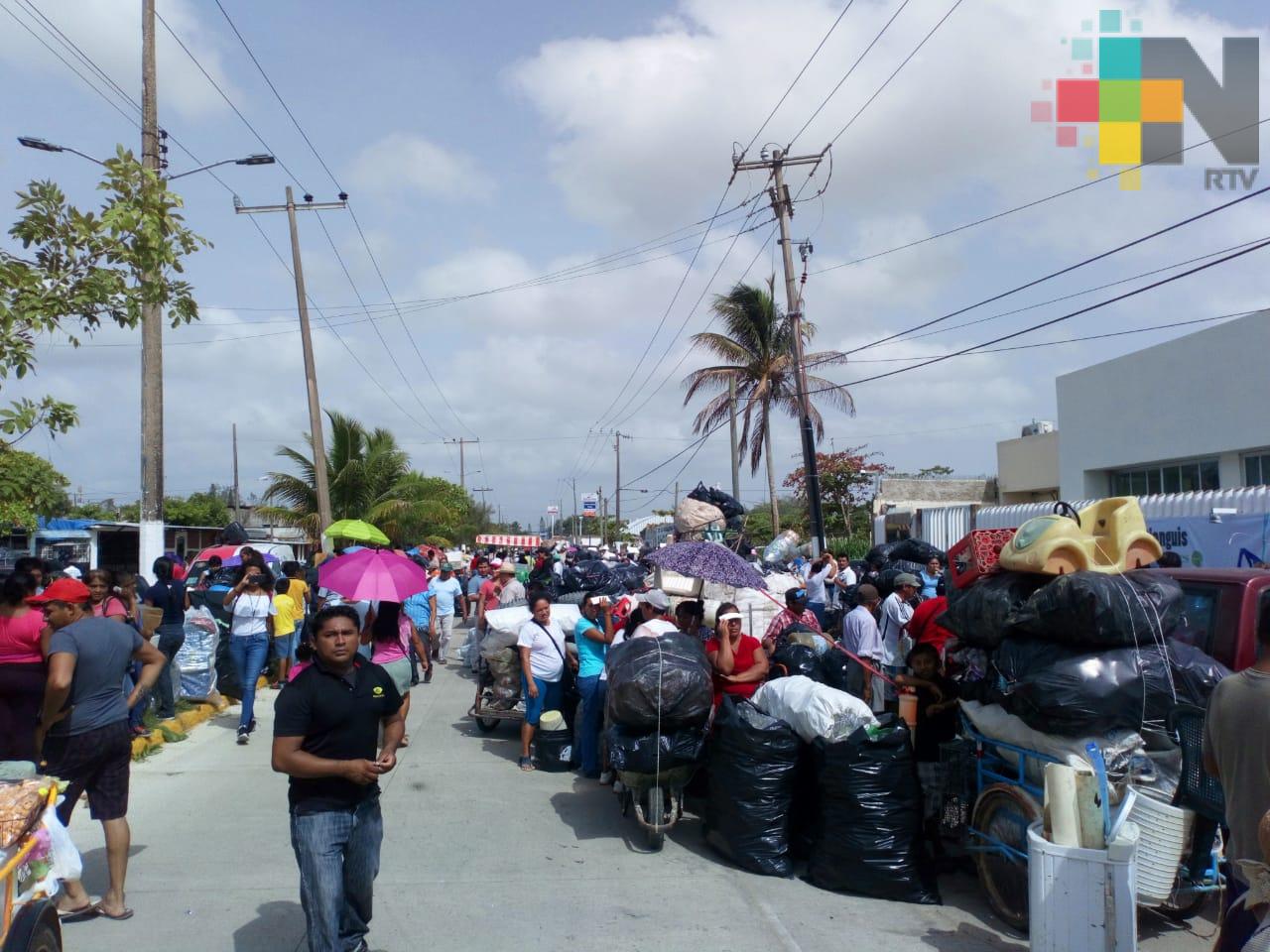 Decenas de ciudadanos participaron en el Plastianguis 2018, organizado por Braskem Idesa
