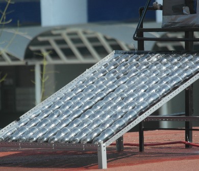 Con material reciclable, mujeres de Acatlán elaboraron calentadores solares