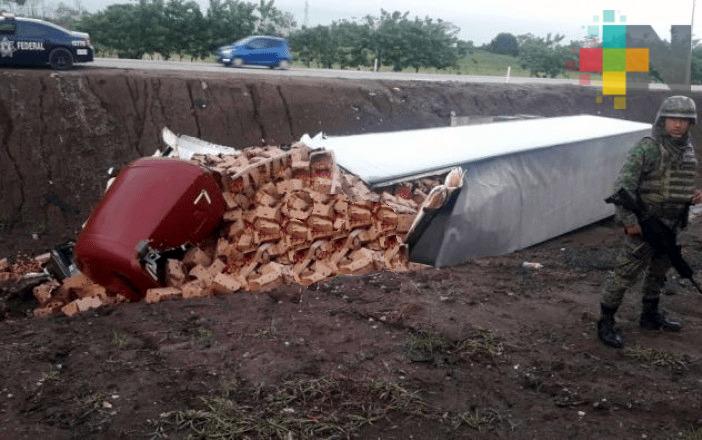 Se registran dos accidentes en carreteras del sur de Veracruz