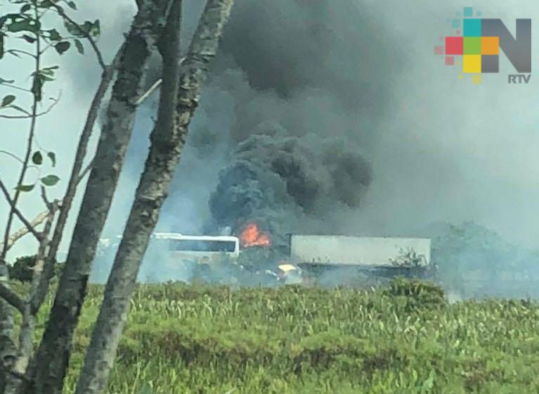 Se registra accidente en carretera Coatzacoalcos–Villahermosa