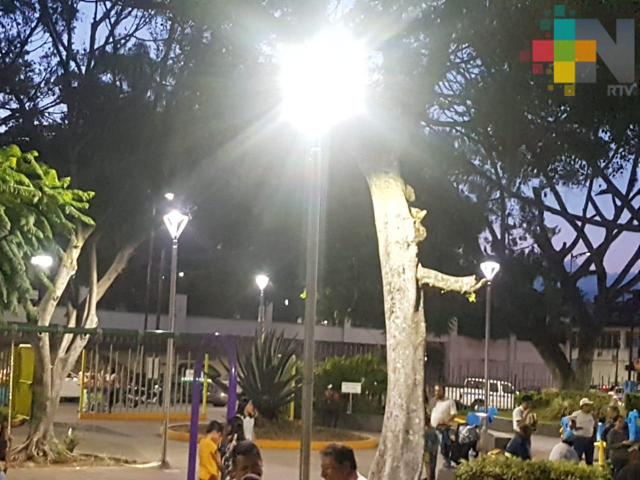Rehabilitan alumbrado en el parque de San José en Córdoba