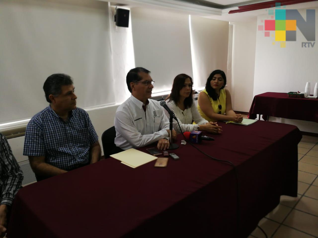 Acuerdan ayuntamiento de Coatzacoalcos y SUEM aumento del 4% de salario