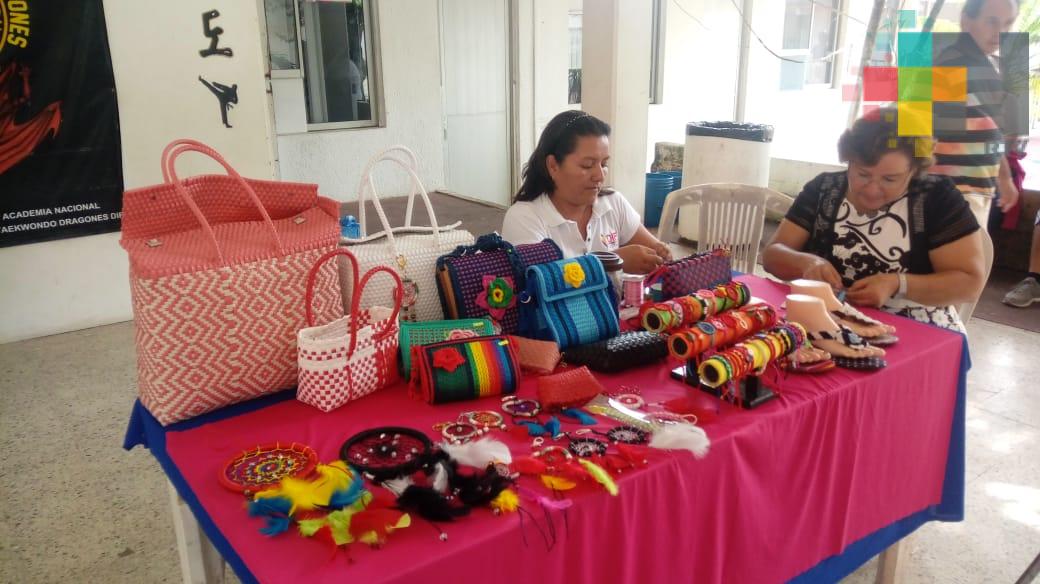 En Coatzacoalcos, mujeres se capacitan para aprender nuevos oficios y autoemplearse