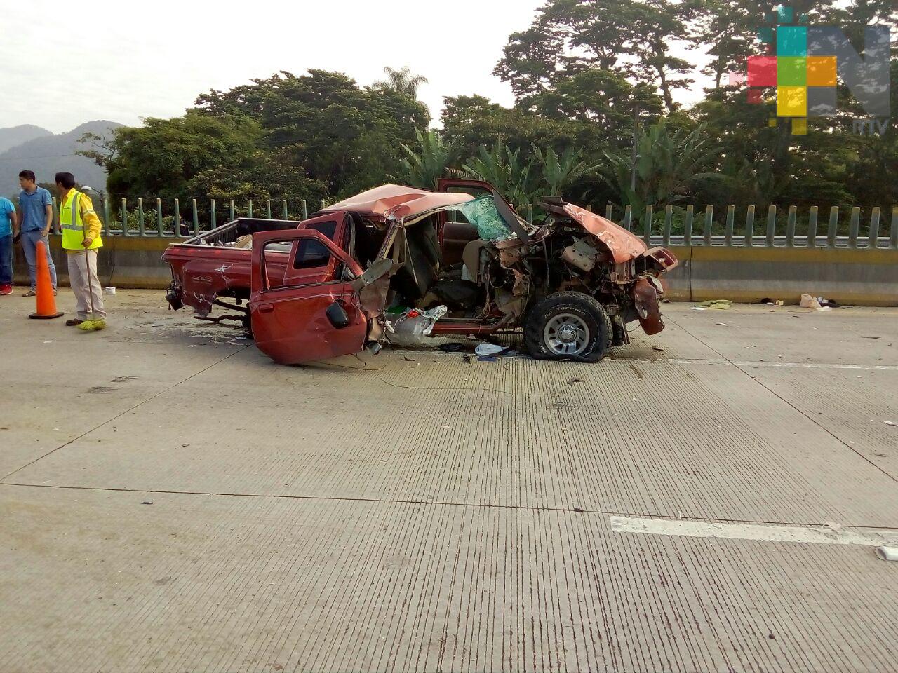 Carambola de tres vehículos en la autopista Puebla a Córdoba deja nueve lesionados