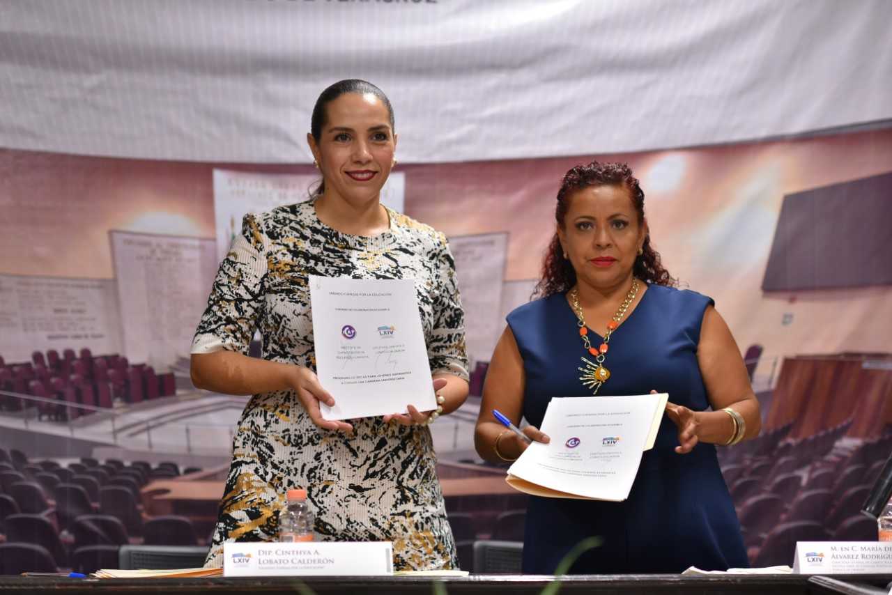 Presenta diputada Cinthya Lobato programa de becas universitarias