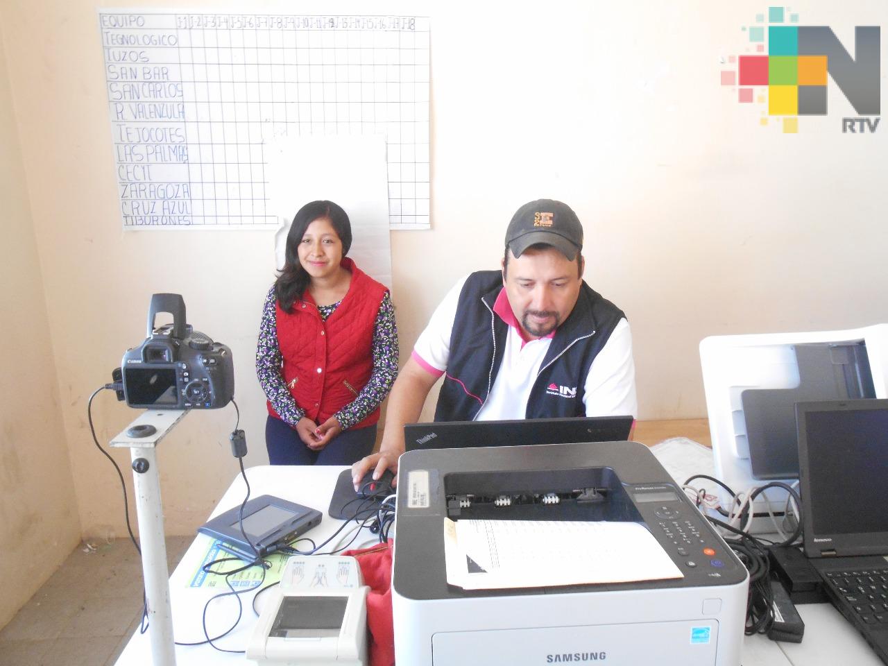 INE realiza campaña de fotocredencialización en Huayacocotla
