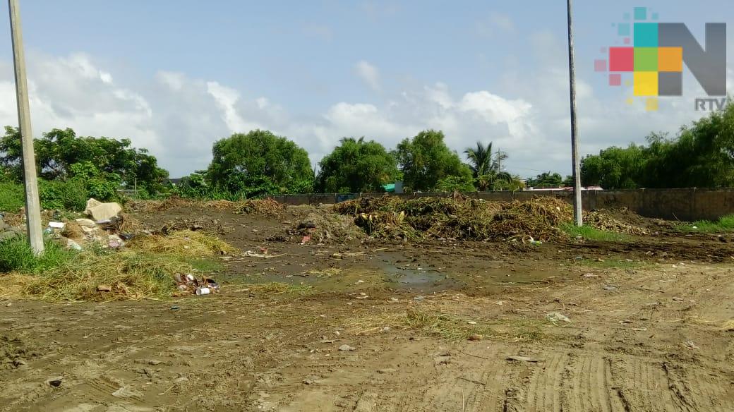 Se inconforman colonos por basurero clandestino en Coatzacoalcos