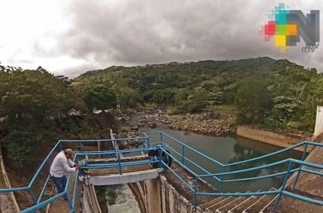 CAEV Coatzacoalcos cierra válvulas por agua turbia