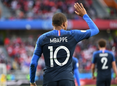 Prensa francesa considera a Mbappé el “heredero” de Pelé