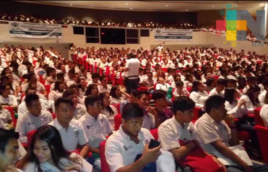 Dan la bienvenida a más de seis mil 500 alumnos del Itesco para este ciclo escolar