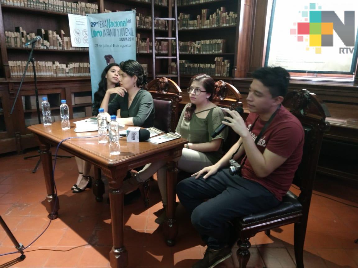 Jóvenes discuten y comparten experiencias en torno a la obra del maestro Sergio Pitol