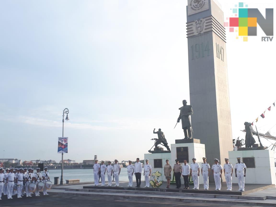 Con ofrenda floral recuerdan a héroes caídos en Gesta Heroica de Veracruz