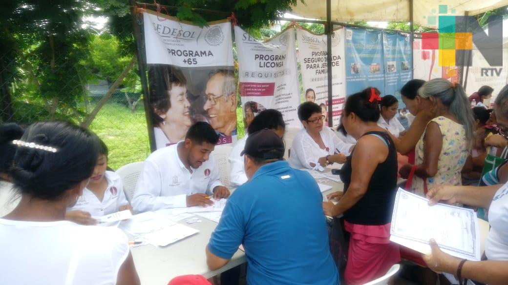 Advierten sobre personas que prometen ingresar a adultos mayores al programa «Más 65» en Coatza