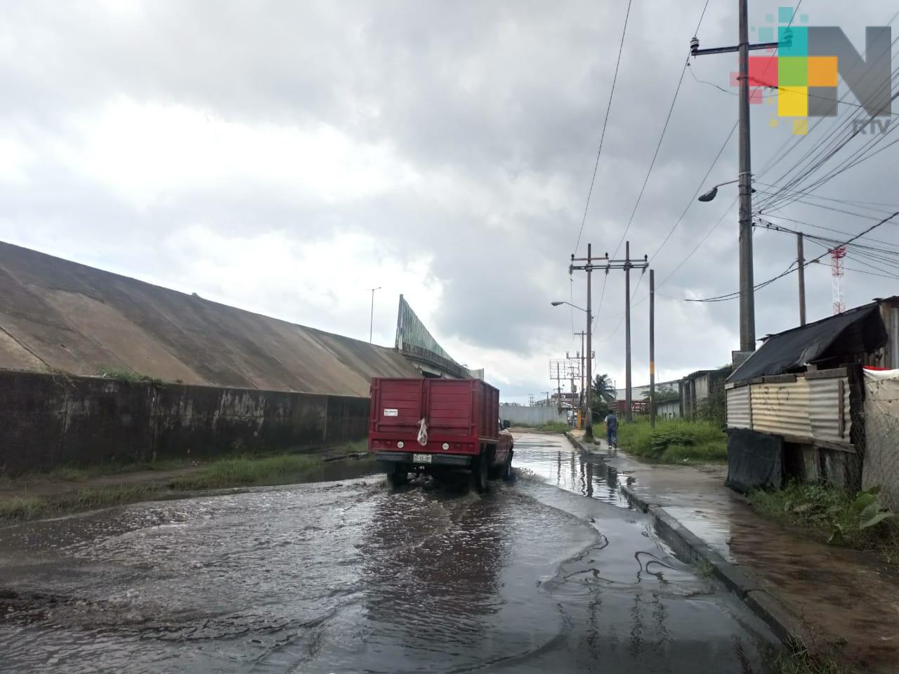 Sin daños mayores en Coatzacoalcos por tormenta eléctrica